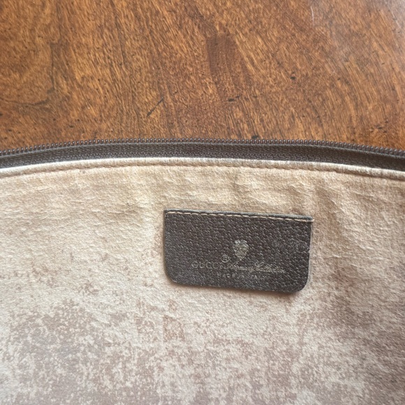 GUCCI Classic Vintage Monogram Clutch. Timeless design. - Picture 6 of 12